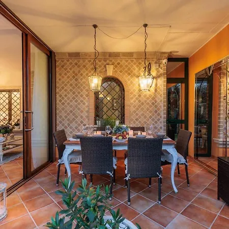 Villa Corallina, 2 Bedrooms With Garden And Private Jacuzzi Torvaianica