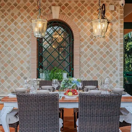 Villa Corallina, 2 Bedrooms With Garden And Private Jacuzzi Torvaianica